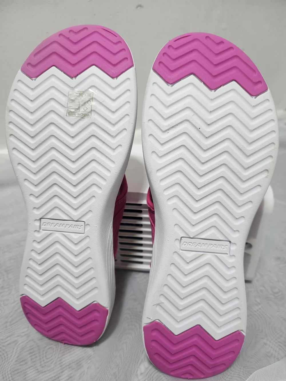 Dream PairsWomen's Pink White Logo Thong Sandals Slip On Synthetic Size 11- UK9